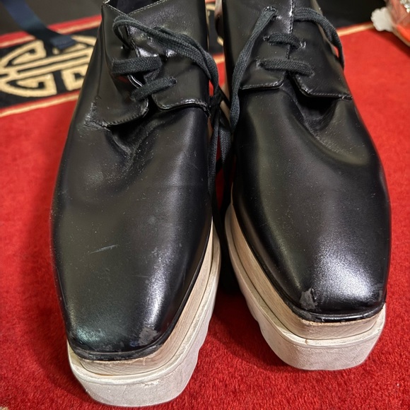 Stella McCartney $895 Elyse faux glossed leather platform brogues - Picture 4 of 5